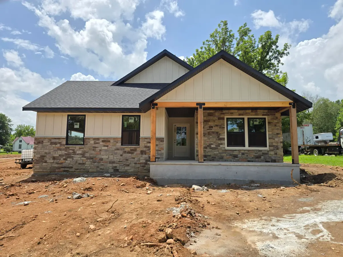 304 W Linn Street, Marionville, MO 65705 - #1