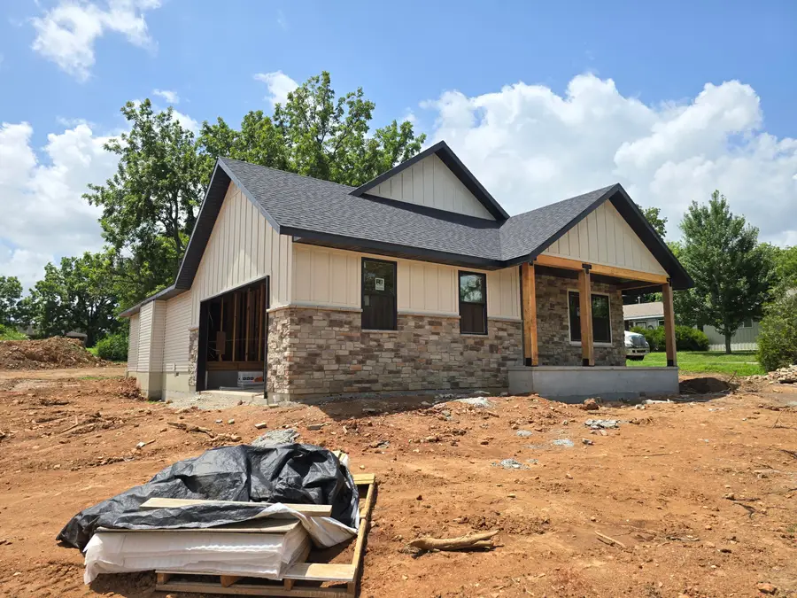 304 W Linn Street, Marionville, MO 65705 - #2
