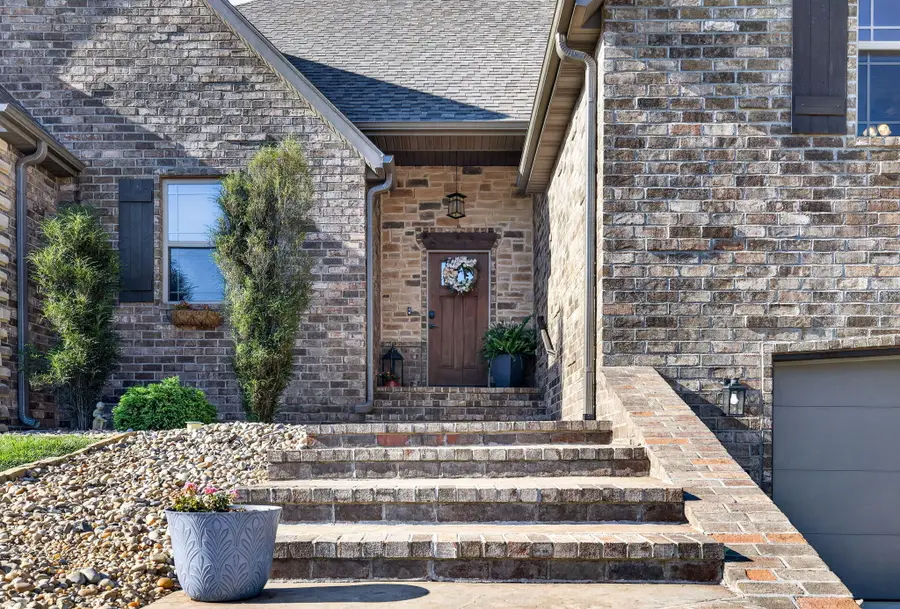 102 E Ironwood Drive, Republic, MO 65738 - #3