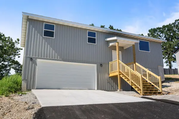318 Hawthorne Street, Hollister, MO 65672