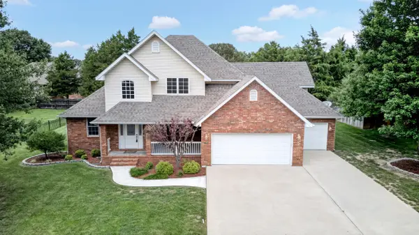 77 Remington Drive, Monett, MO 65708