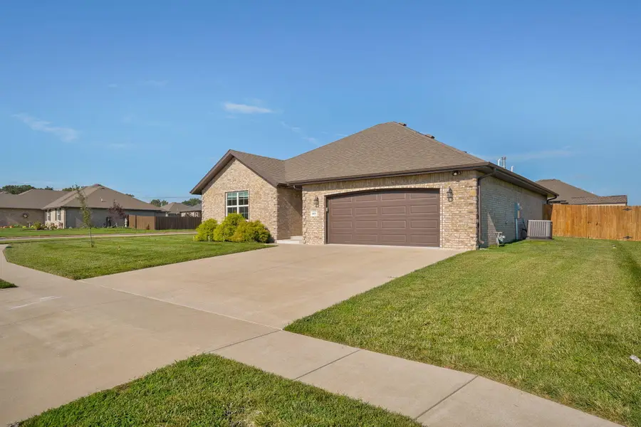 6033 S Iris Lane, Battlefield, MO 65619 - #3
