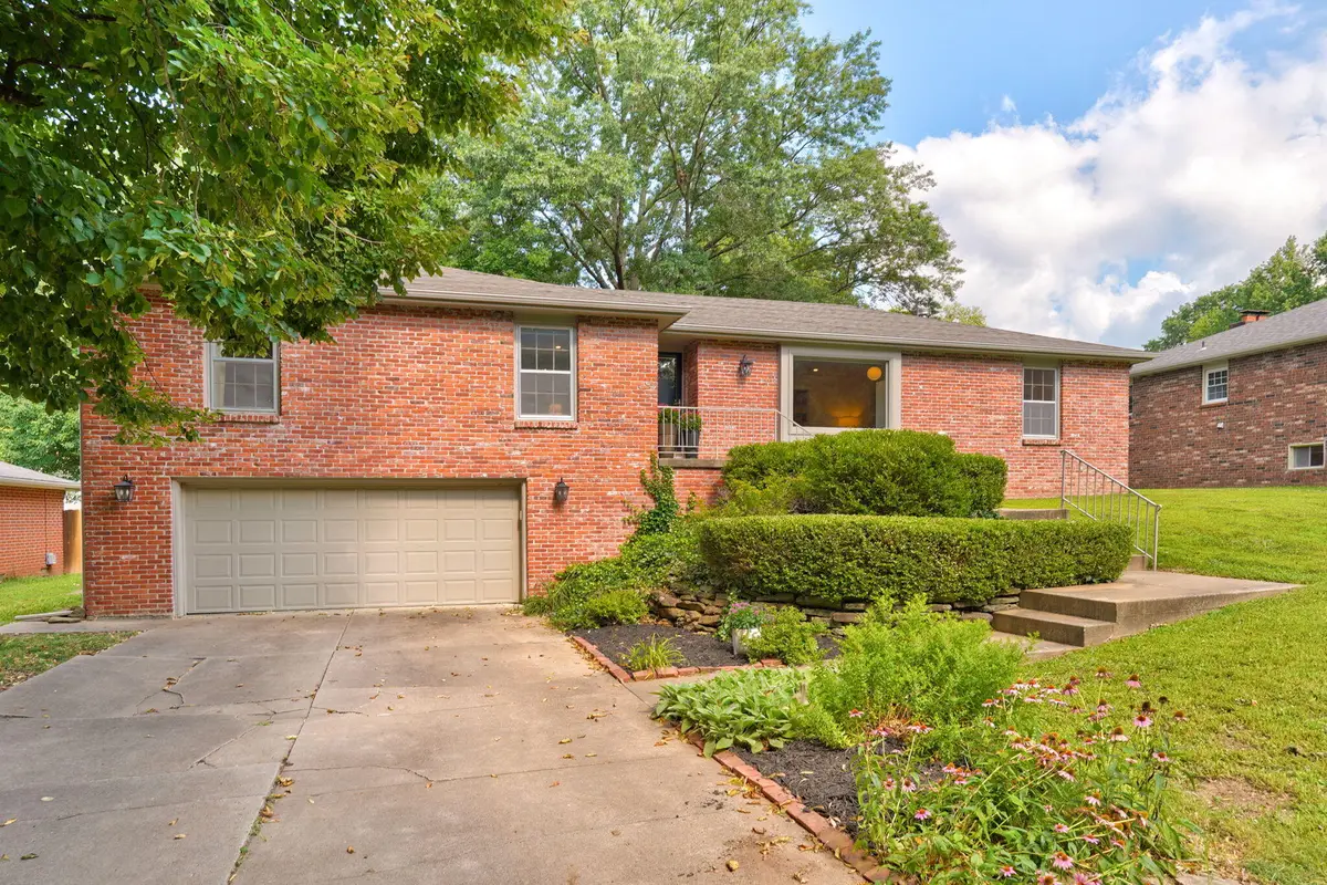 2904 S Brentmoor Avenue, Springfield, MO 65804 - #1