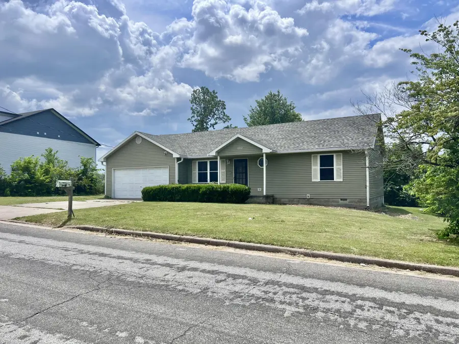 1010 Rex Avenue, Joplin, MO 64801 - #3