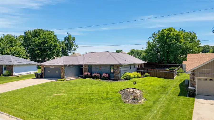 5628 S Mccann Avenue, Springfield, MO 65804 - #3