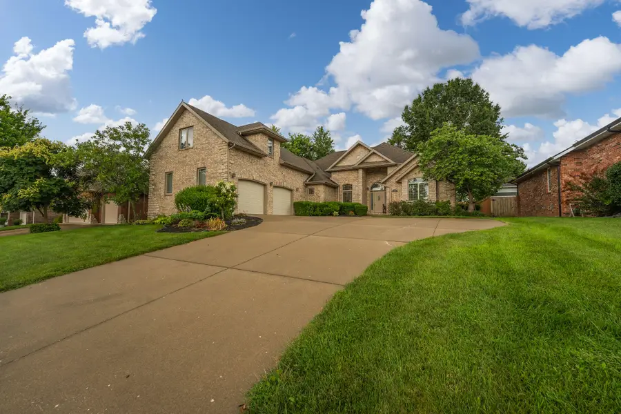 3002 W Cantebury Street, Springfield, MO 65810 - #2