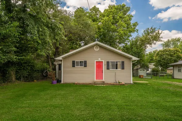 621 N Walnut Avenue, Republic, MO 65738