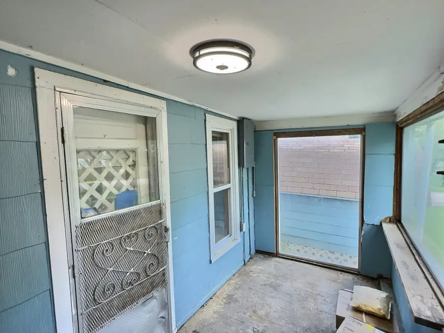 223 W Marshall Street, El Dorado Springs, MO 64744 - #3