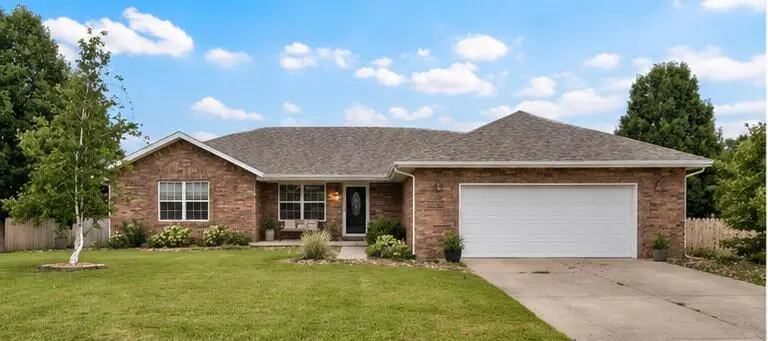 755 E Vivian Street, Bolivar, MO 65613 - #1