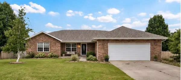 755 E Vivian Street, Bolivar, MO 65613