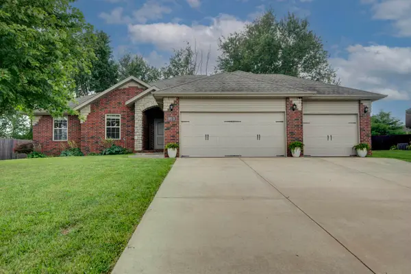 2512 W Chris Court, Ozark, MO 65721