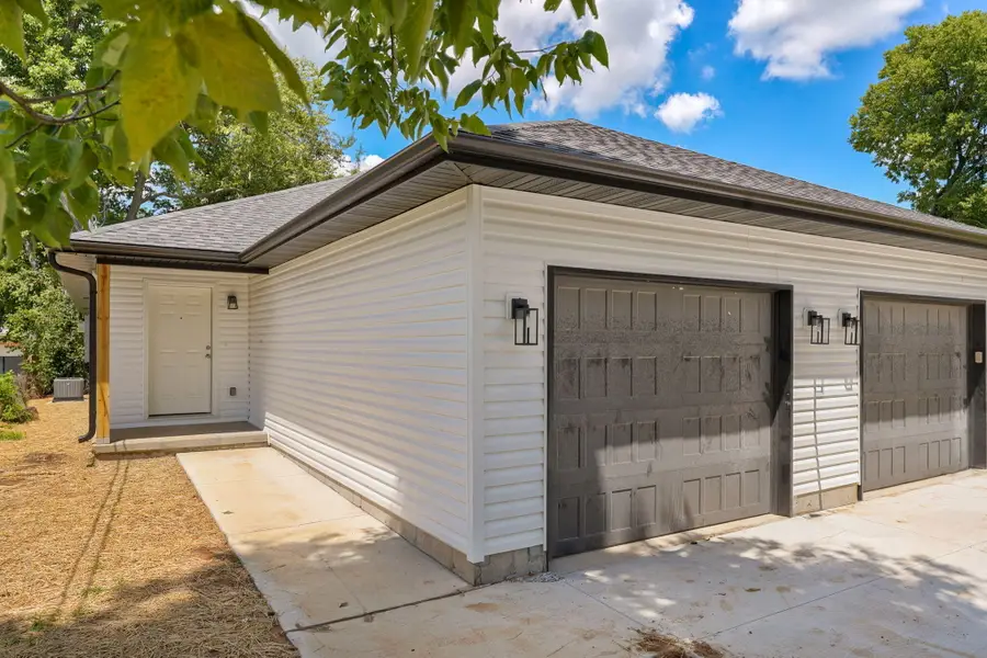 717 N Weaver Avenue, Springfield, MO 65802 - #2