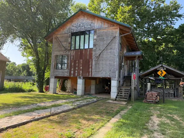 201 Thomas Street, Birch Tree, MO 65438