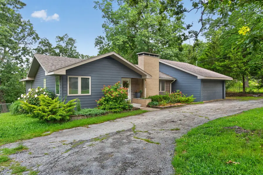 4655 S Lakehill Avenue, Springfield, MO 65804 - #2