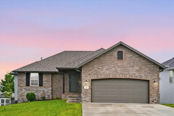 852 E Acacia Lane, Nixa, MO 65714