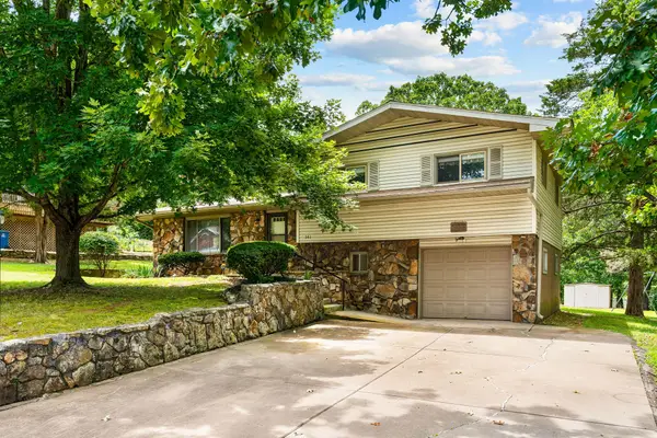 341 Greenbrier Lane, Hollister, MO 65672