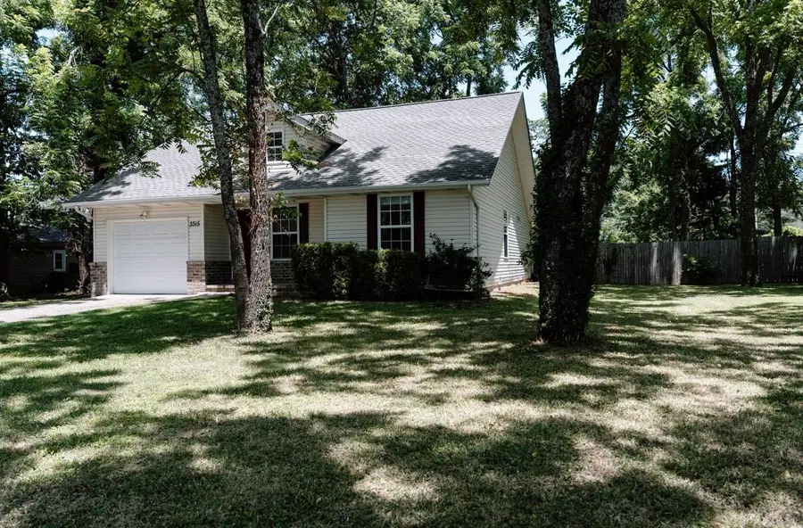3315 W Grand Street, Springfield, MO 65802 - #3