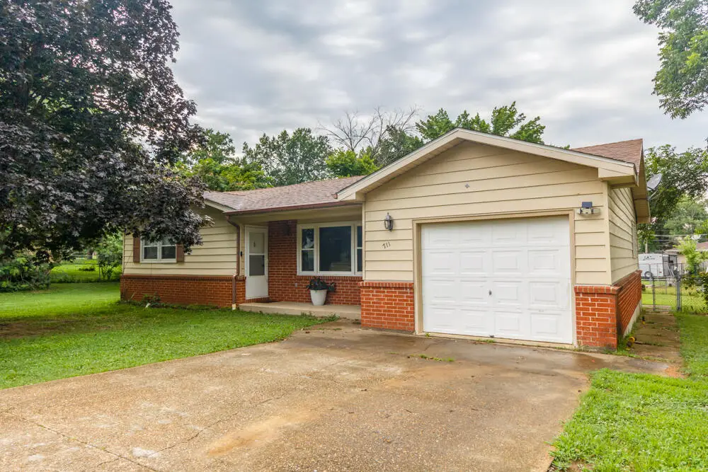 711 E National Avenue, Richland, MO 65556 - #1