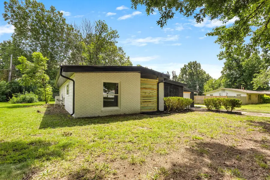 230 N Blair Street, Marshfield, MO 65706 - #2
