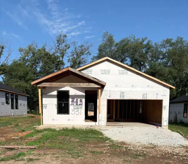 331 S Oak Avenue, Sparta, MO 65753