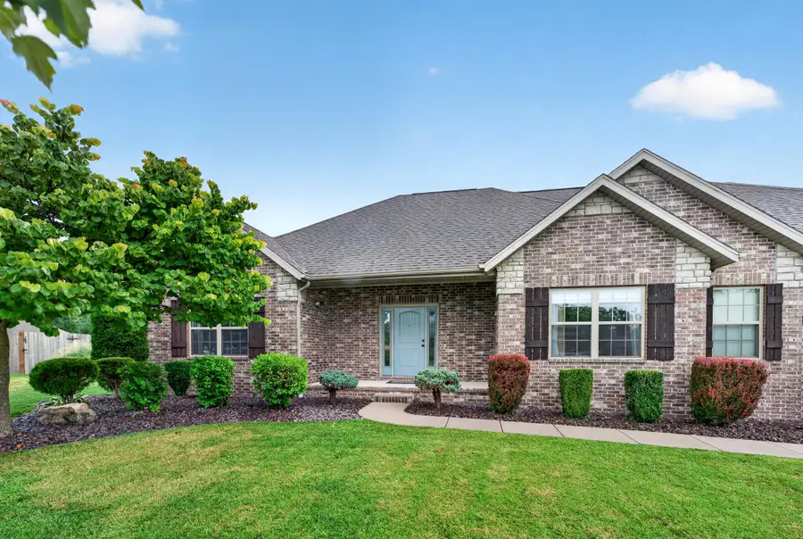 1930 N Pavilion Place, Strafford, MO 65757 - #2