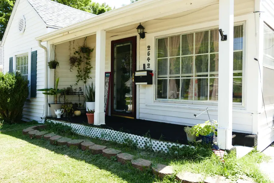 2542 N Kellett Avenue, Springfield, MO 65803 - #3