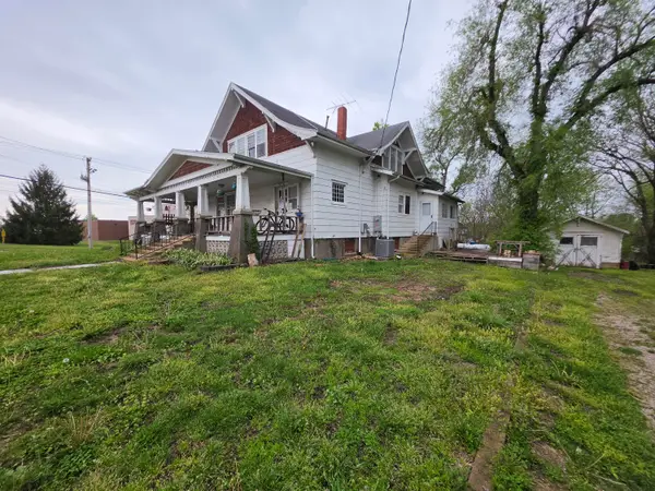 115 N Locust Street, Buffalo, MO 65622