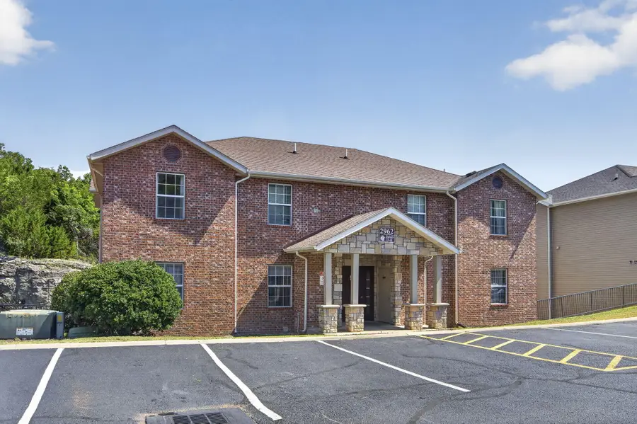 2962 Vineyards Parkway #2, Branson, MO 65616 - #3