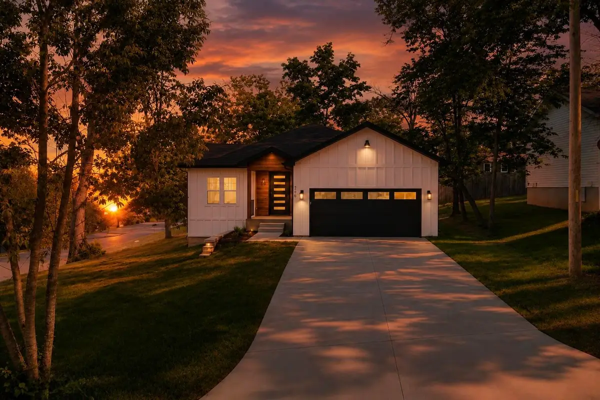 206 S 8th Avenue, Ozark, MO 65721 - #1