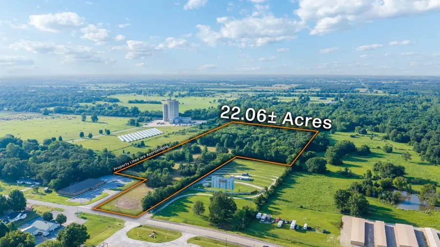 60 E Church Street, Aurora, MO 65605 - #3