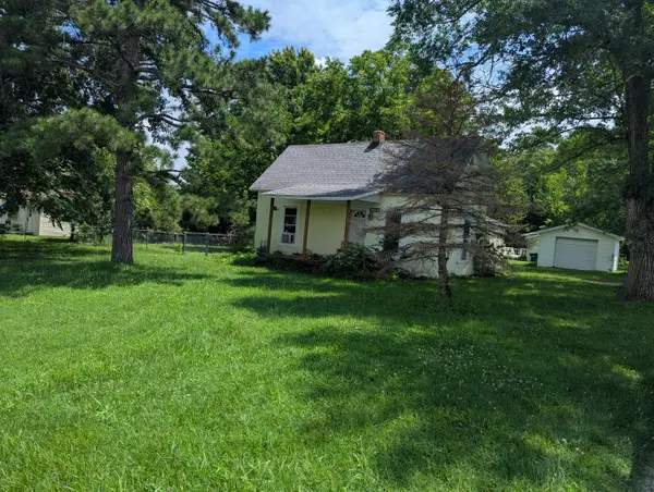 536 S Walnut Street, Marshfield, MO 65706