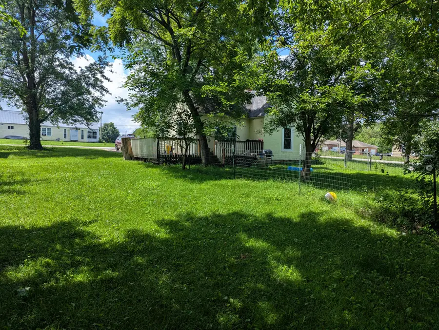 536 S Walnut Street, Marshfield, MO 65706 - #3