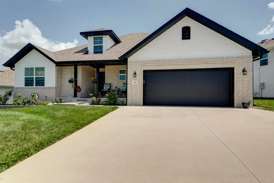 813 E Brewer Avenue, Nixa, MO 65714 - #3