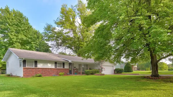 2711 S Claremont Avenue, Springfield, MO 65804