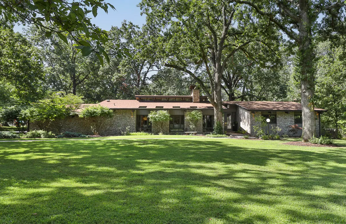 818 W Summit Street, Bolivar, MO 65613 - #1
