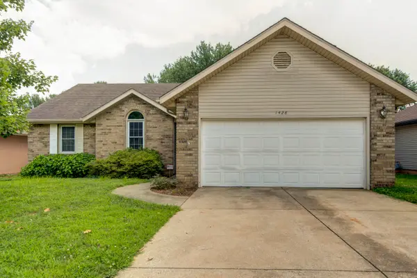 1428 W Whiteside Street, Springfield, MO 65807