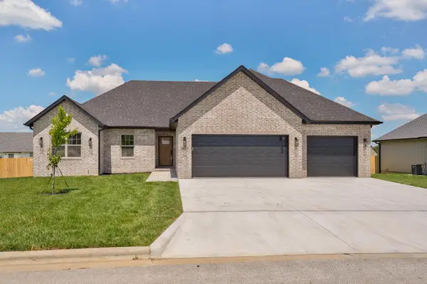 3017 E Heritage Street, Republic, MO 65738