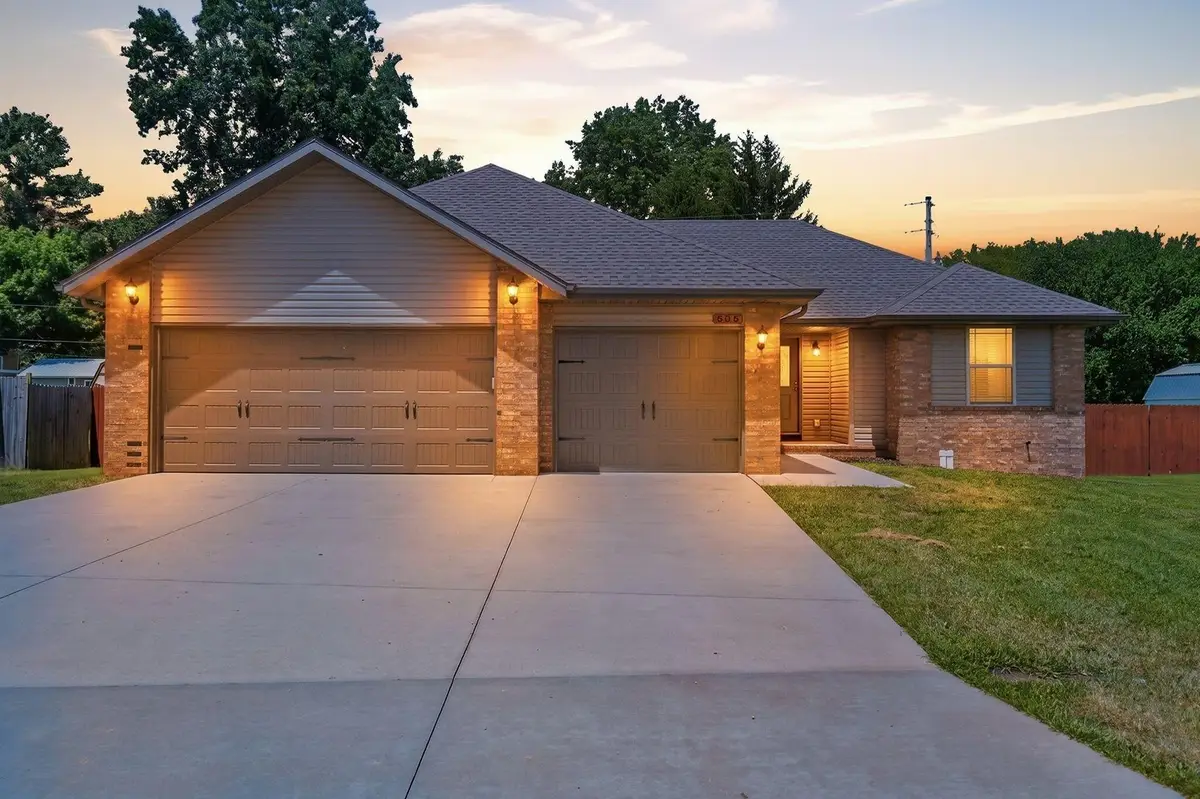 505 S Forest Lane, Republic, MO 65738 - #1