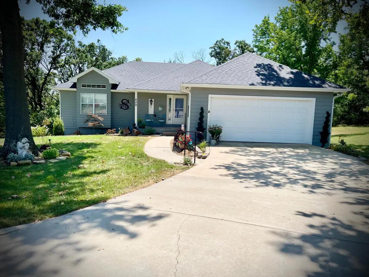 529 S Prewitt Street, Nevada, MO 64772 - #1