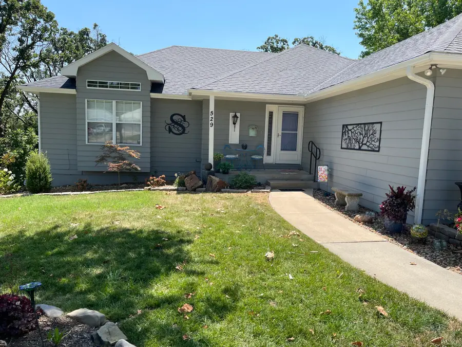 529 S Prewitt Street, Nevada, MO 64772 - #3