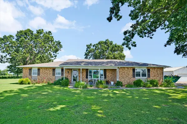 1731 E Aldrich Road, Bolivar, MO 65613