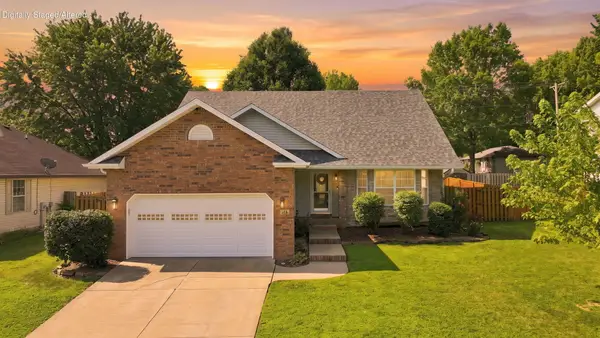 2208 E Kathryn Drive, Republic, MO 65738