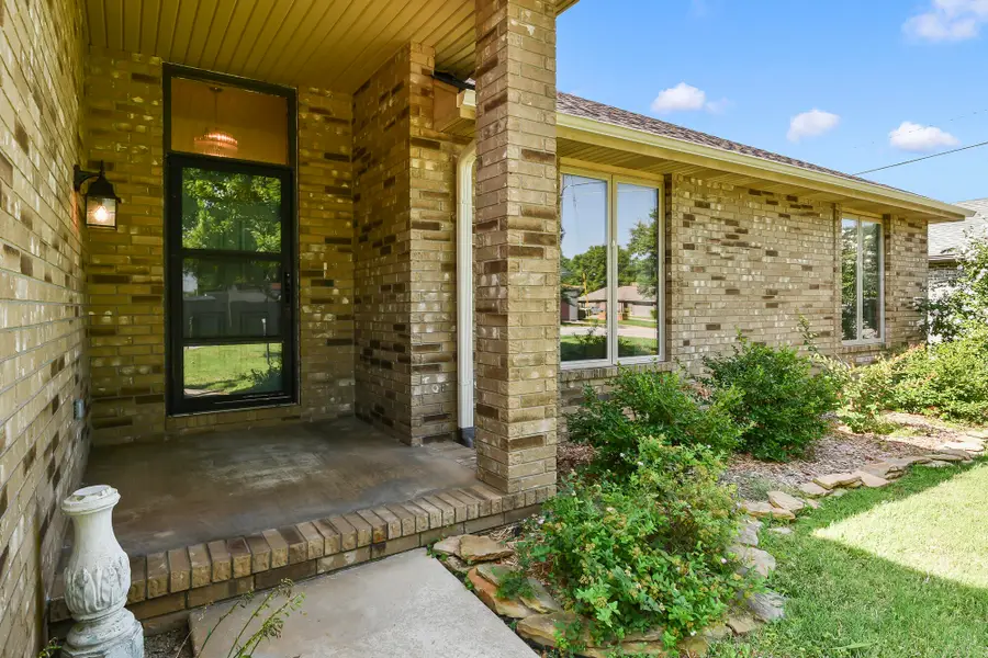 1414 E Arlington Street, Springfield, MO 65803 - #3
