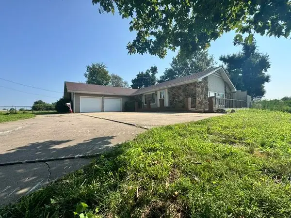 1688 S State Highway Mm, Springfield, MO 65802