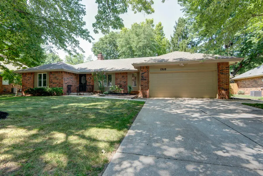 1705 E Vincent Drive, Springfield, MO 65804 - #2