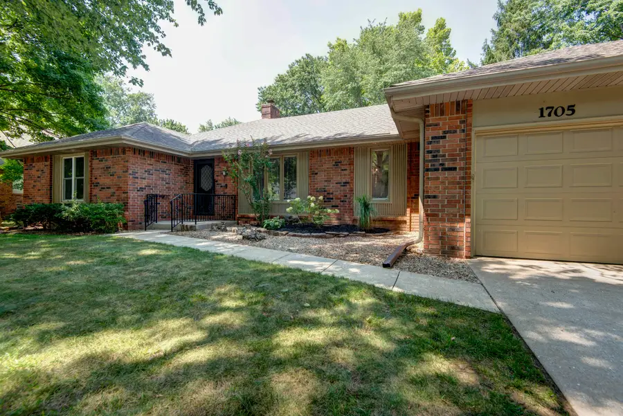 1705 E Vincent Drive, Springfield, MO 65804 - #3