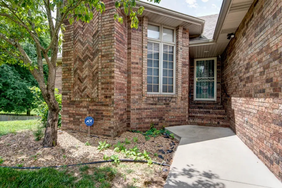 4727 S Kimbrough Avenue, Springfield, MO 65810 - #2