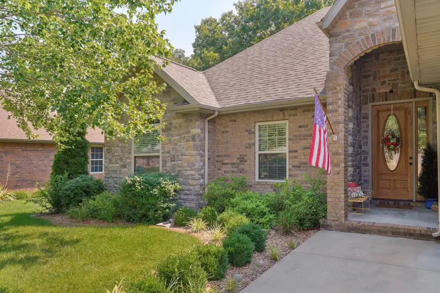 5636 S Winsor Drive, Battlefield, MO 65619 - #2