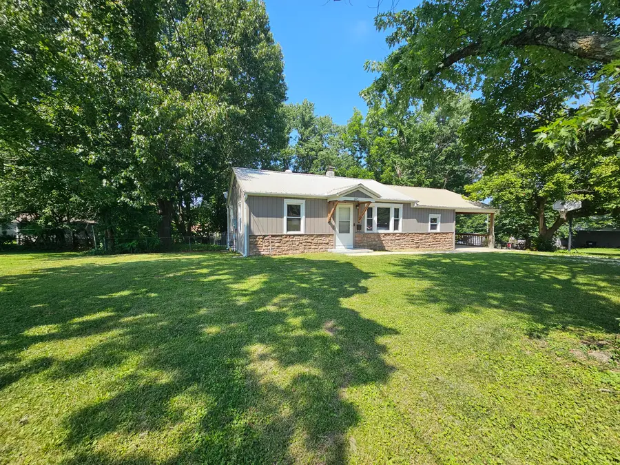 243 E Burford Street, Marshfield, MO 65706 - #2