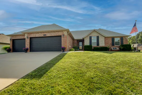 5768 S Lexington Avenue S, Springfield, MO 65810